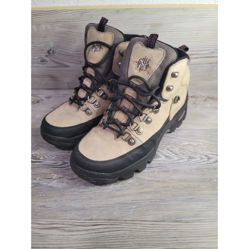 Nevado's womans boots size 9 Leather lace up, Waterproof Tan